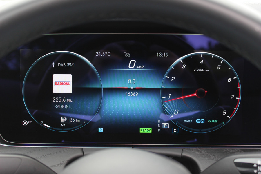 Mercedes-Benz E-Klasse Cabrio 200 AMG Line / Nieuwstaat / Camera / Burmester / Luxe Leder / Memory Seats / 19'' / Matrix LED / Nekverwarming / CarPlay / Sfeerverlichting / Windscherm / Stoelverwarming+Ventilatie / DAB / Cruise Control
