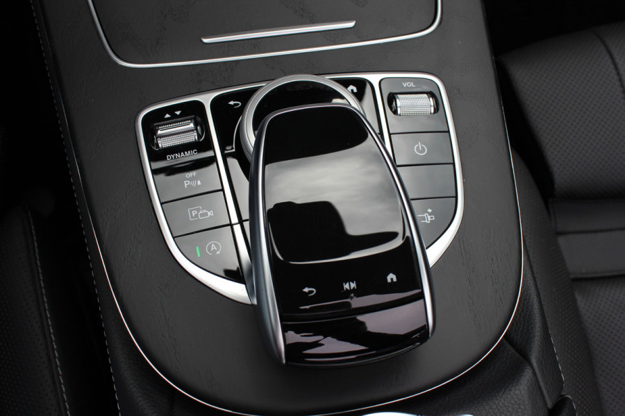 Mercedes-Benz E-Klasse Cabrio 200 AMG Line / Nieuwstaat / Camera / Burmester / Luxe Leder / Memory Seats / 19'' / Matrix LED / Nekverwarming / CarPlay / Sfeerverlichting / Windscherm / Stoelverwarming+Ventilatie / DAB / Cruise Control