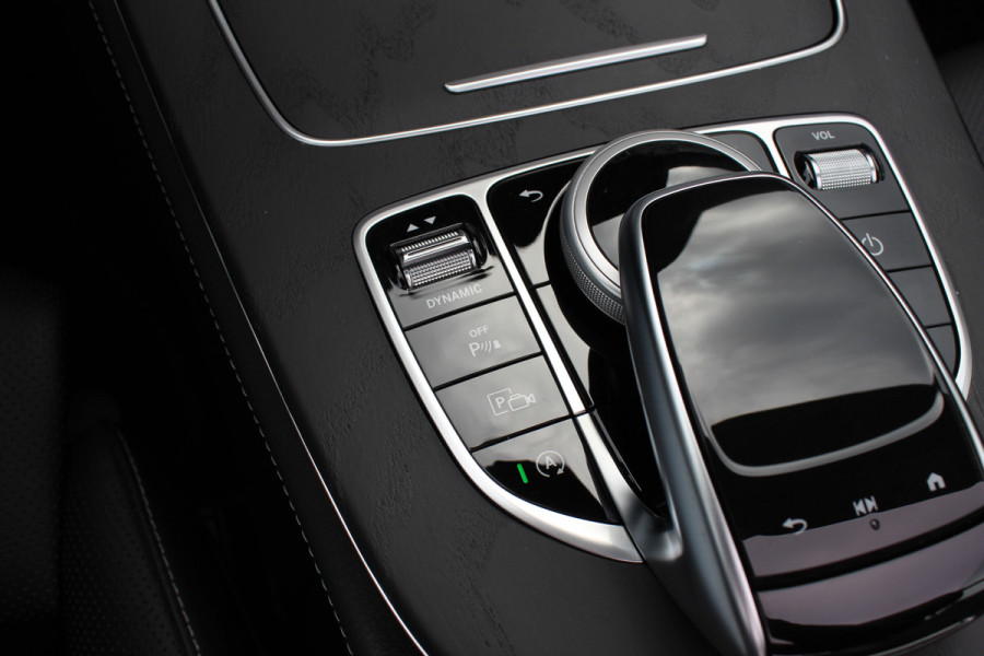 Mercedes-Benz E-Klasse Cabrio 200 AMG Line / Nieuwstaat / Camera / Burmester / Luxe Leder / Memory Seats / 19'' / Matrix LED / Nekverwarming / CarPlay / Sfeerverlichting / Windscherm / Stoelverwarming+Ventilatie / DAB / Cruise Control