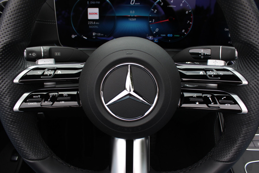 Mercedes-Benz E-Klasse Cabrio 200 AMG Line / Nieuwstaat / Camera / Burmester / Luxe Leder / Memory Seats / 19'' / Matrix LED / Nekverwarming / CarPlay / Sfeerverlichting / Windscherm / Stoelverwarming+Ventilatie / DAB / Cruise Control