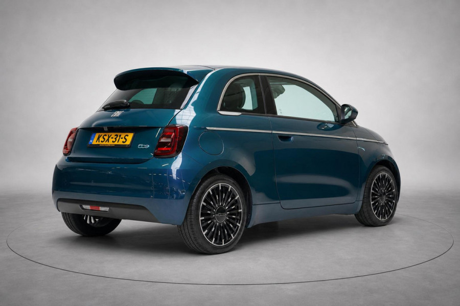 Fiat 500E La Prima 42 kWh | SoH 94,9% | Navigatie | Carplay | Climate control | Cruise control | Lm velgen |