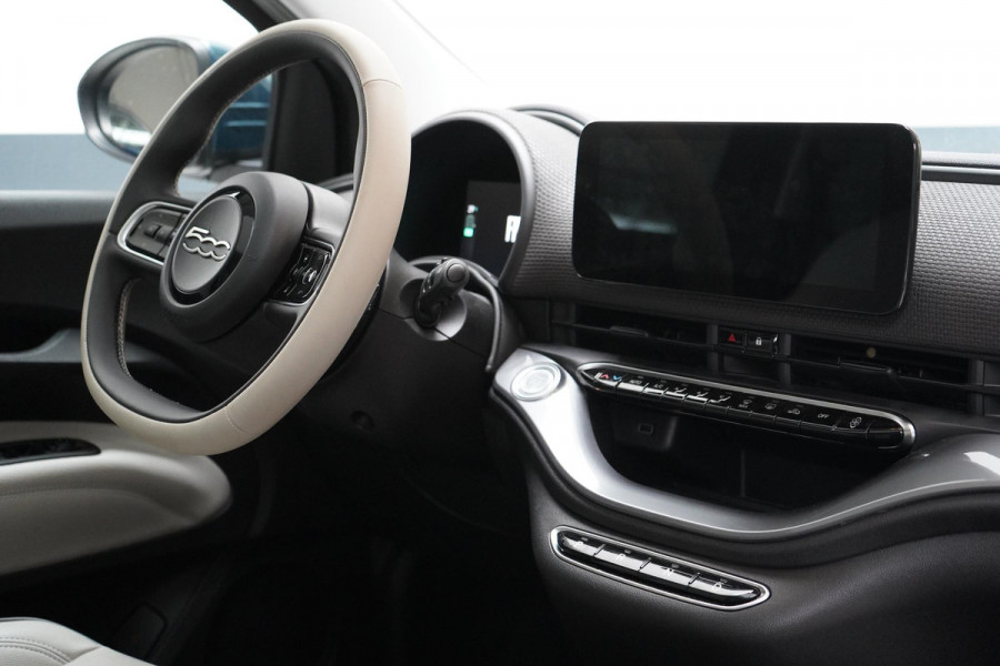 Fiat 500E La Prima 42 kWh | SoH 94,9% | Navigatie | Carplay | Climate control | Cruise control | Lm velgen |
