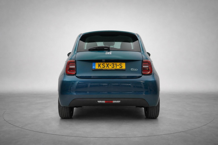 Fiat 500E La Prima 42 kWh | SoH 94,9% | Navigatie | Carplay | Climate control | Cruise control | Lm velgen |