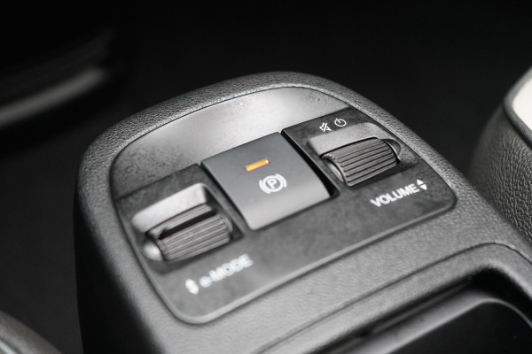 Fiat 500E La Prima 42 kWh | SoH 94,9% | Navigatie | Carplay | Climate control | Cruise control | Lm velgen |
