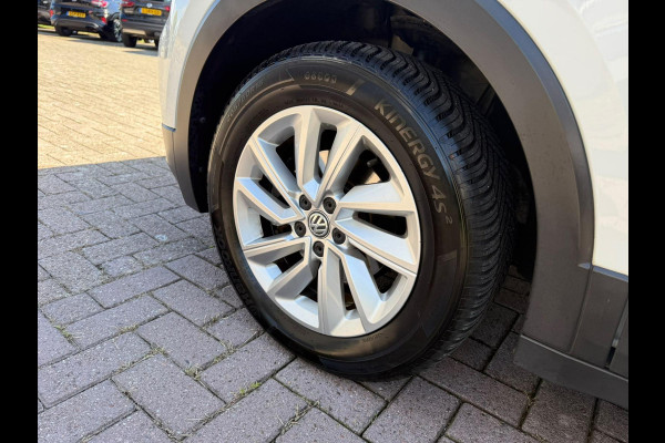 Volkswagen T-Cross 1.0 TSI Life 95 PK | Trekhaak | Navigatie | Climate Controle | LMV |