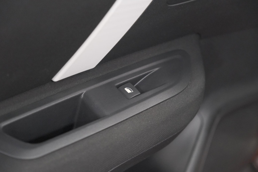 Citroën C4 Puretech 100 Feel | Cruise Control | Parkeersensoren | Airco
