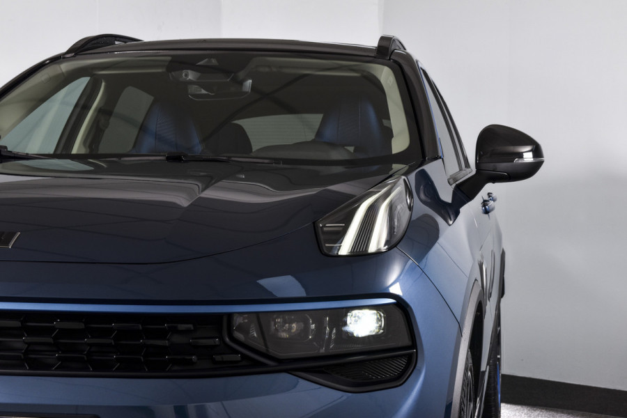 Lynk & Co 01 1.5 PHEV 261PK MY22 | Afn. Trekhaak | 360 Camera | S/K-panodak | Adapt. Cruise | Memory | Elek. klep | LM 20" | 3046