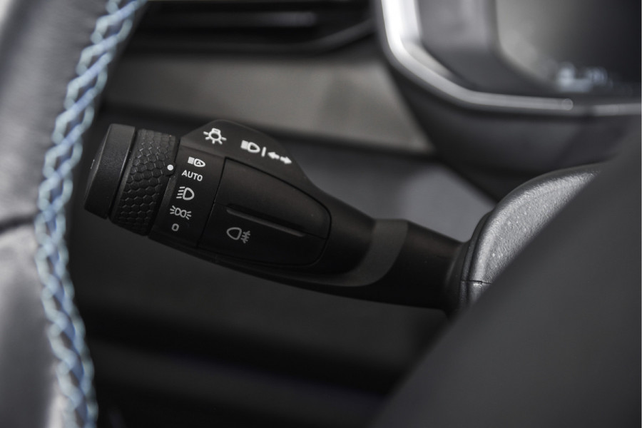Lynk & Co 01 1.5 PHEV 261PK MY22 | Afn. Trekhaak | 360 Camera | S/K-panodak | Adapt. Cruise | Memory | Elek. klep | LM 20" | 3046