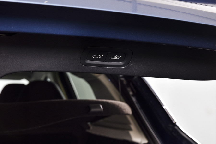 Lynk & Co 01 1.5 PHEV 261PK MY22 | Afn. Trekhaak | 360 Camera | S/K-panodak | Adapt. Cruise | Memory | Elek. klep | LM 20" | 3046