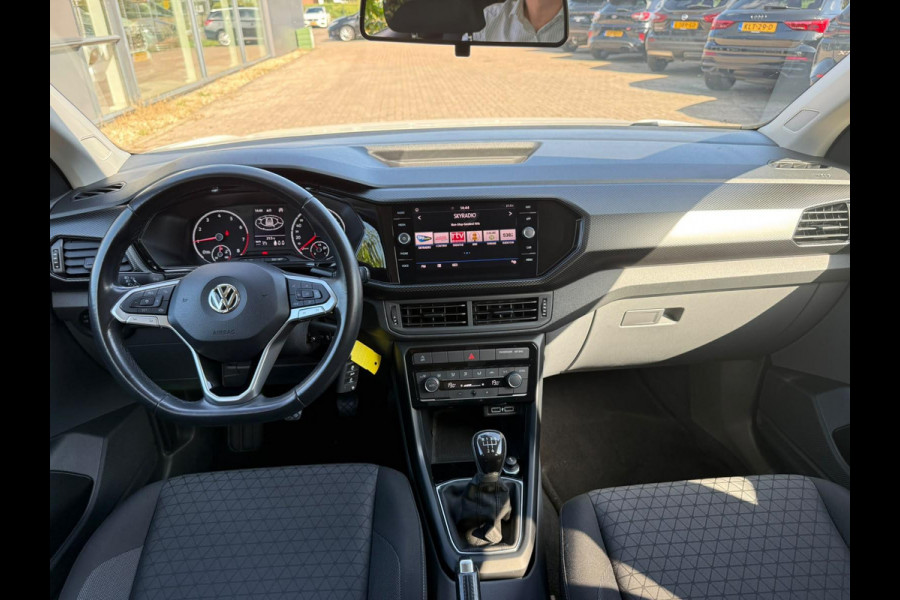 Volkswagen T-Cross 1.0 TSI Life 95 PK | Trekhaak | Navigatie | Climate Controle | LMV |