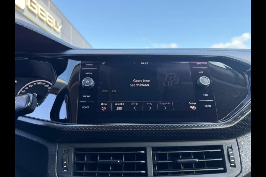 Volkswagen T-Cross 1.0 TSI Life 95 PK | Trekhaak | Navigatie | Climate Controle | LMV |