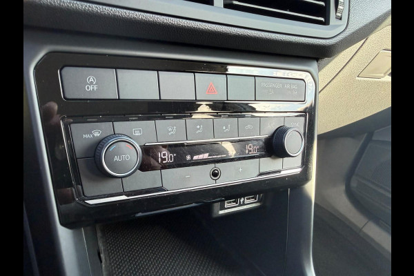 Volkswagen T-Cross 1.0 TSI Life 95 PK | Trekhaak | Navigatie | Climate Controle | LMV |