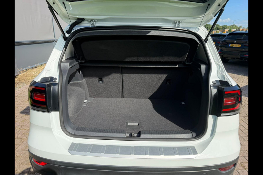 Volkswagen T-Cross 1.0 TSI Life 95 PK | Trekhaak | Navigatie | Climate Controle | LMV |