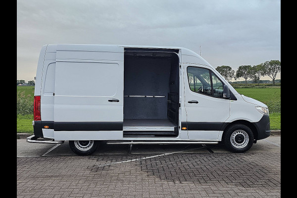 Mercedes-Benz Sprinter 315 L2H2 RWD Cruise control, Airco, Carplay, Camera, Dodehoek detectie, Automaat, Orgineel NL