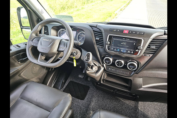 Iveco Daily 35C14V 2.3 352 Dubbele cabine, Airco, Carplay, Climate control, Automaat, 3.5T-Trekhaak, Euro6, BPM-Vrij