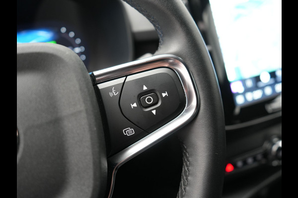 Volvo XC40 Recharge Plus 70 kWh 231pk Dealer O.H | Trekhaak Af Fabriek | Warmtepomp | Adaptive Cruise | Camera | Sportstoelen & Stuur Verwarmd | Google Assistent | Pilot Assist | Apple Carplay | Virutal Cockpit | DAB | 19"L.M