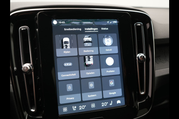 Volvo XC40 Recharge Plus 70 kWh 231pk Dealer O.H | Trekhaak Af Fabriek | Warmtepomp | Adaptive Cruise | Camera | Sportstoelen & Stuur Verwarmd | Google Assistent | Pilot Assist | Apple Carplay | Virutal Cockpit | DAB | 19"L.M