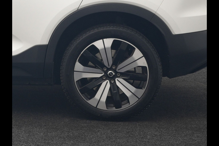 Volvo XC40 Recharge Plus 70 kWh 231pk Dealer O.H | Trekhaak Af Fabriek | Warmtepomp | Adaptive Cruise | Camera | Sportstoelen & Stuur Verwarmd | Google Assistent | Pilot Assist | Apple Carplay | Virutal Cockpit | DAB | 19"L.M