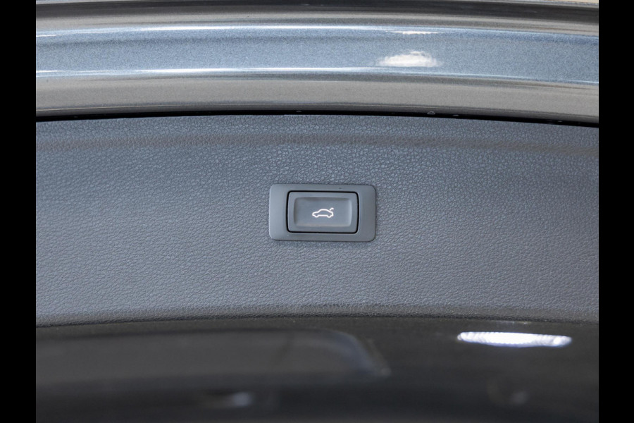 Audi Q5 50 TFSI e S-Line edition SOH 93% / 300pk / Achteruitrij camera / NAP / Dealer onderhouden /