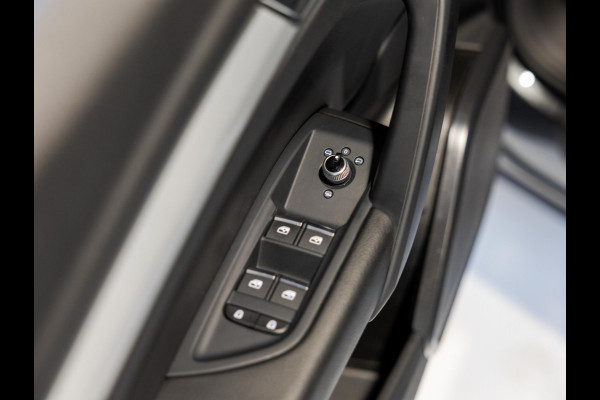 Audi Q5 50 TFSI e S-Line edition SOH 93% / 300pk / Achteruitrij camera / NAP / Dealer onderhouden /