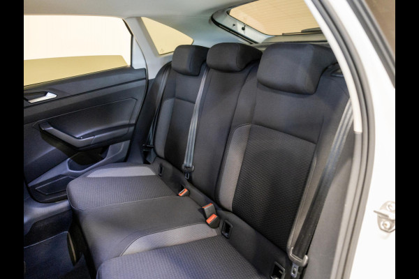 Volkswagen Taigo 1.0 TSI Life / 95pk / Achteruitrij camera / Automatische klimaatregeling / NAP / Dealer onderhouden /