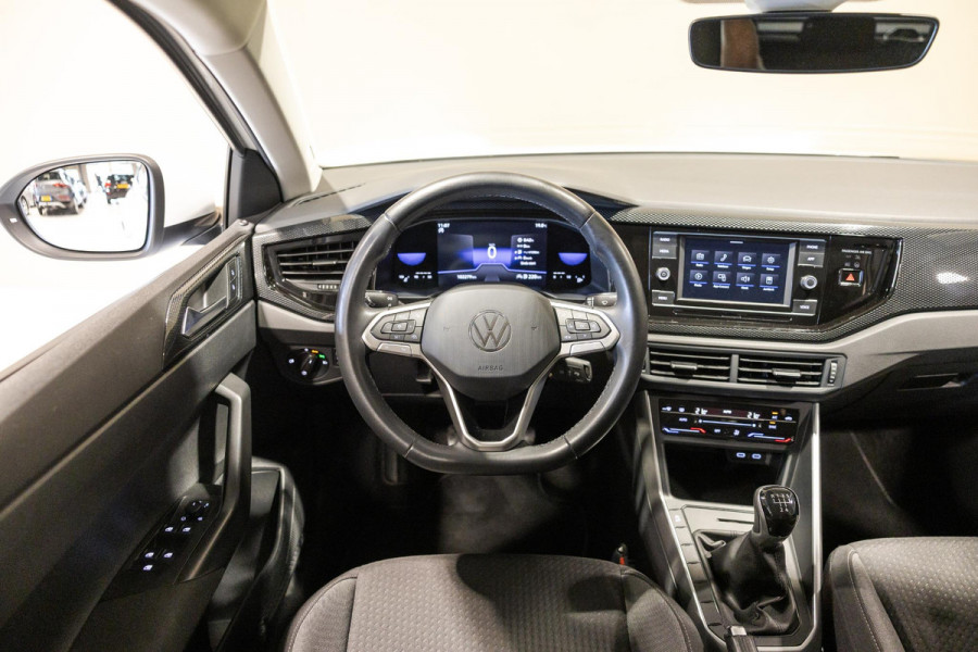Volkswagen Taigo 1.0 TSI Life / 95pk / Achteruitrij camera / Automatische klimaatregeling / NAP / Dealer onderhouden /