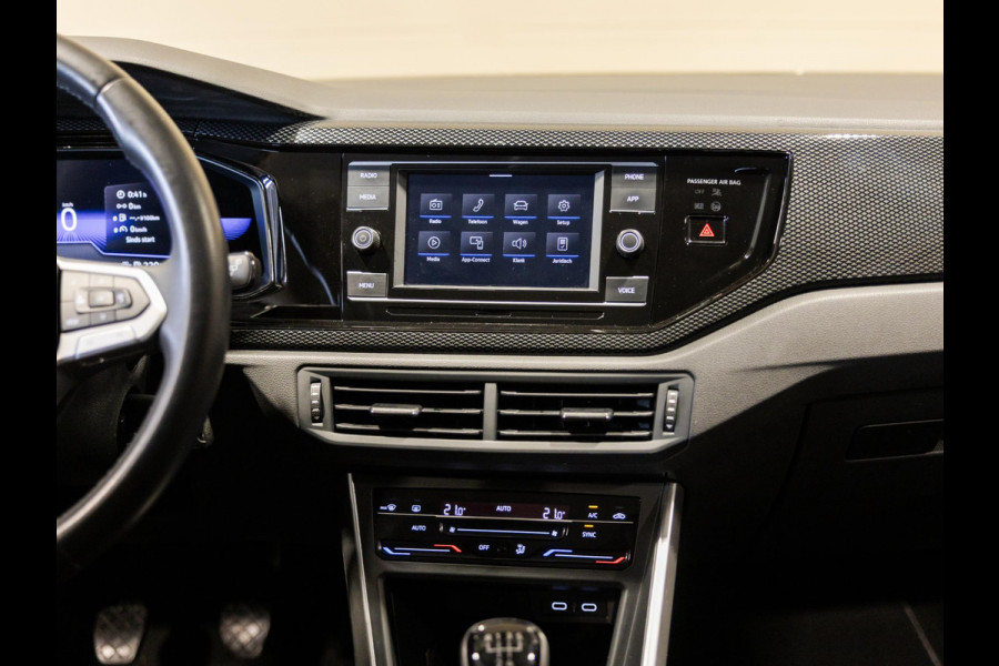 Volkswagen Taigo 1.0 TSI Life / 95pk / Achteruitrij camera / Automatische klimaatregeling / NAP / Dealer onderhouden /