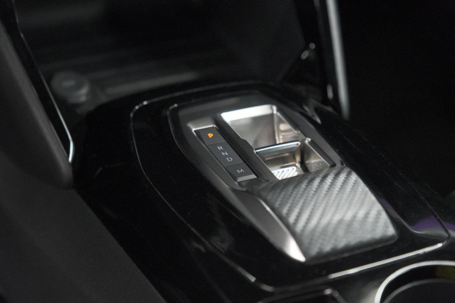 Peugeot 2008 1.2 Hybrid 136 GT | Camera | Apple Carplay | Parkeersensoren | Keyless