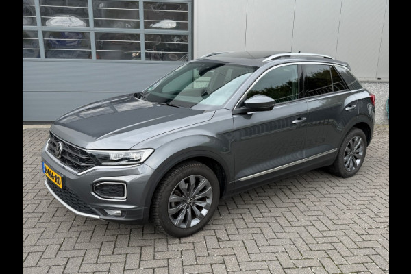 Volkswagen T-Roc 1.5 TSI SPORT Panorama Schuifdak Trekhaak Winter Camera etc