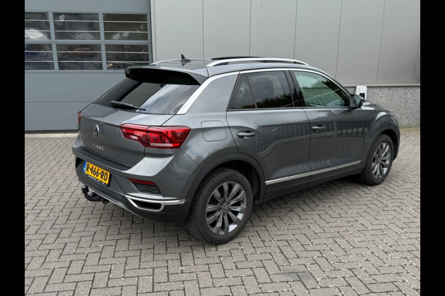 Volkswagen T-Roc 1.5 TSI SPORT Panorama Schuifdak Trekhaak Winter Camera etc