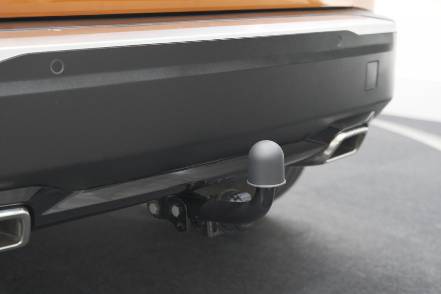 Peugeot 2008 PureTech 130 Allure Pack | Trekhaak | Adaptieve Cruise Control | Camera | Stoelverwarming