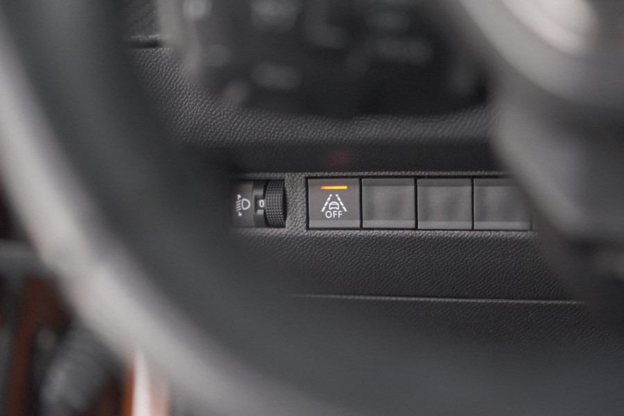 Peugeot 2008 PureTech 130 Allure Pack | Trekhaak | Adaptieve Cruise Control | Camera | Stoelverwarming