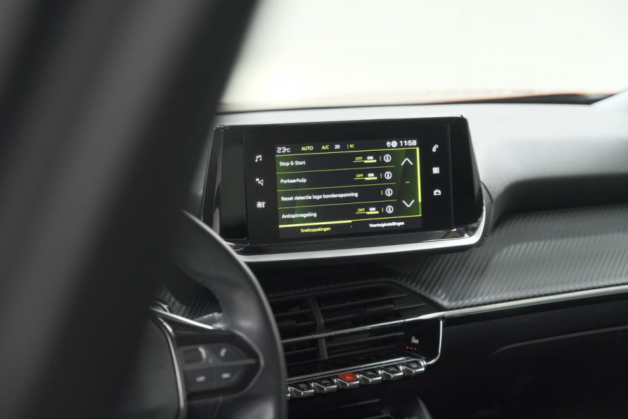 Peugeot 2008 PureTech 130 Allure Pack | Trekhaak | Adaptieve Cruise Control | Camera | Stoelverwarming