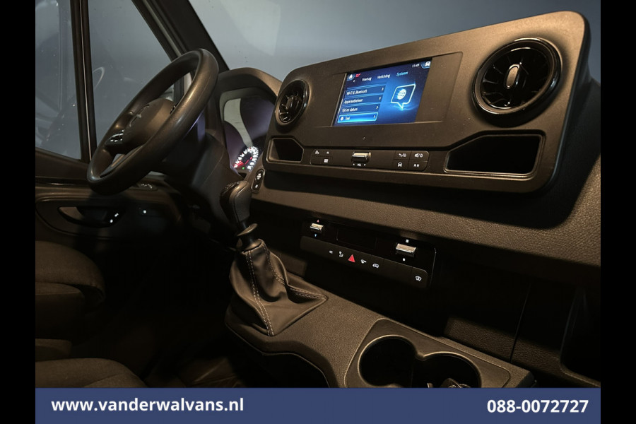 Mercedes-Benz Sprinter 315 CDI 150pk L3H2 Euro6 Airco | Camera | Apple Carplay | Chauffeursstoel | Cruisecontrol Android Auto, Stoelverwarming, 270 Graden Achterdeuren, Bijrijdersbank