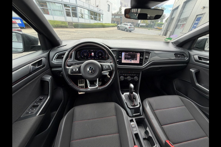 Volkswagen T-Roc 1.5 TSI SPORT Panorama Schuifdak Trekhaak Winter Camera etc