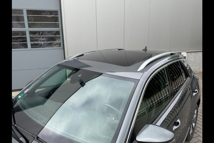 Volkswagen T-Roc 1.5 TSI SPORT Panorama Schuifdak Trekhaak Winter Camera etc