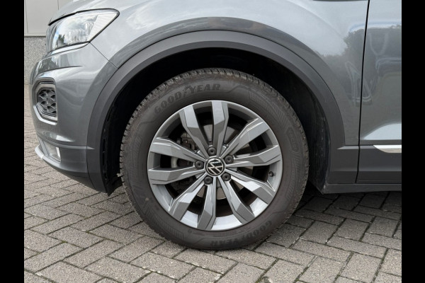 Volkswagen T-Roc 1.5 TSI SPORT Panorama Schuifdak Trekhaak Winter Camera etc