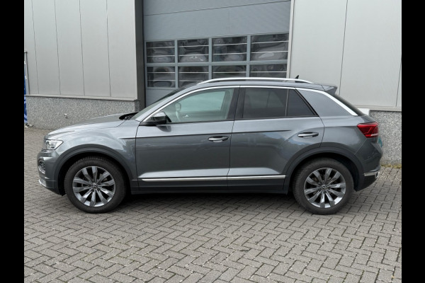 Volkswagen T-Roc 1.5 TSI SPORT Panorama Schuifdak Trekhaak Winter Camera etc