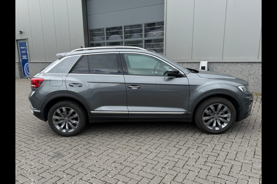 Volkswagen T-Roc 1.5 TSI SPORT Panorama Schuifdak Trekhaak Winter Camera etc