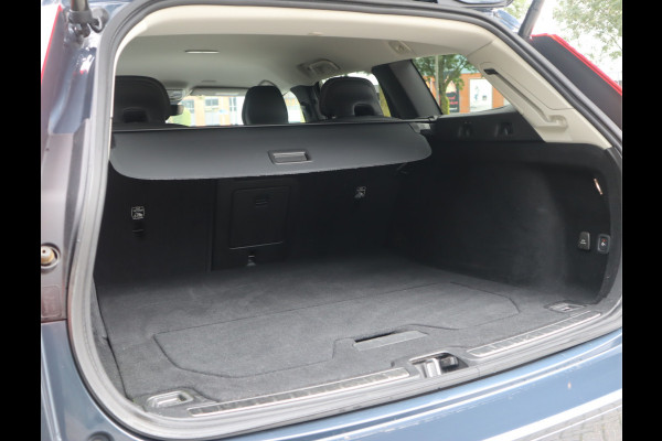 Volvo V60 2.0 B3 Plus Bright Navi / Carplay / Stoel-Stuurverw / Elek Trekhaak / Camera / Stoelmemory / BTW Auto
