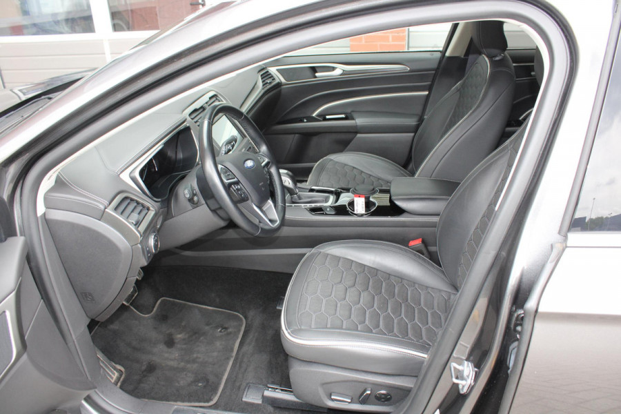 Ford Mondeo Wagon 2.0 IVCT HEV Vignale | 104.700 KM | Lederen interieur | Trekhaak | Adaptieve Cruise Control