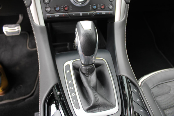 Ford Mondeo Wagon 2.0 IVCT HEV Vignale | 104.700 KM | Lederen interieur | Trekhaak | Adaptieve Cruise Control
