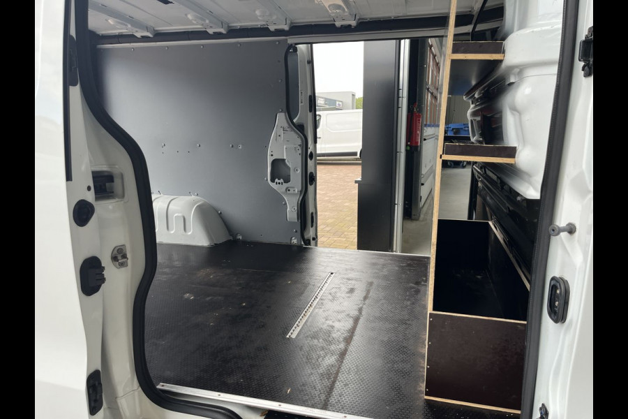 Renault Trafic 2.0 dCi 120pk L2 Comfort Lease €287 p/m, Trekhaak, 2 Schuifdeuren, Airco, PDC, Cruise controle, Onderhoudshistorie aanwezig