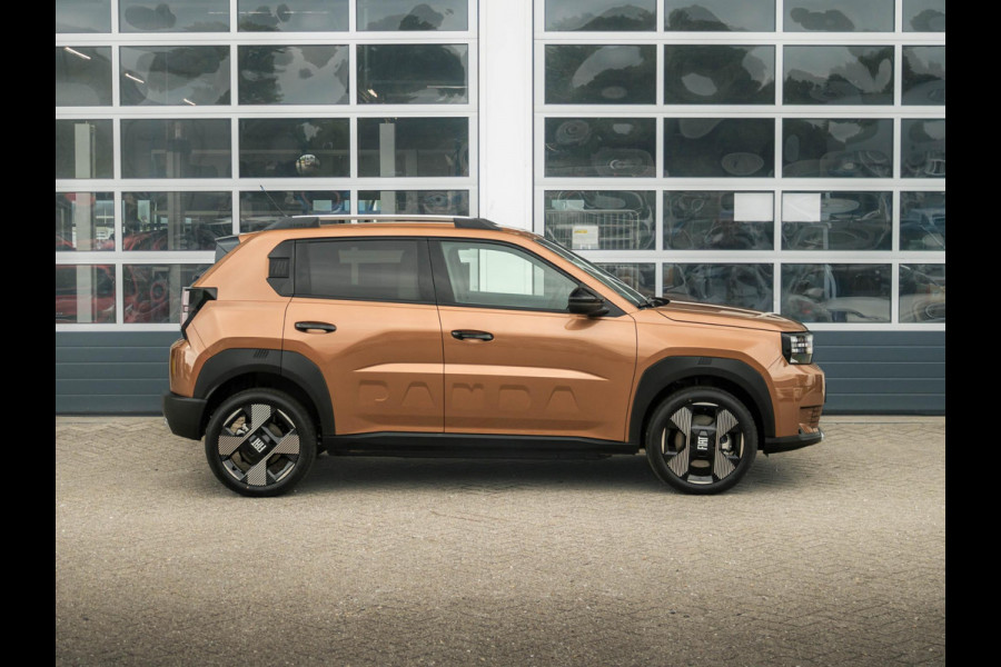 Fiat Grande Panda La Prima 44 kWh | Clima | Cruise | Camera | Apple Carplay | 17" | Navi | Winter Pack