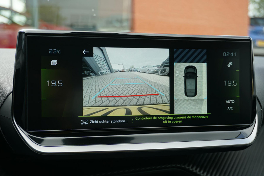 Peugeot 208 1.2 PureTech Allure Pack + CAMERA / 3D COCKPIT / STOELVERWARMING / APPLE CARPLAY / TREKHAAK