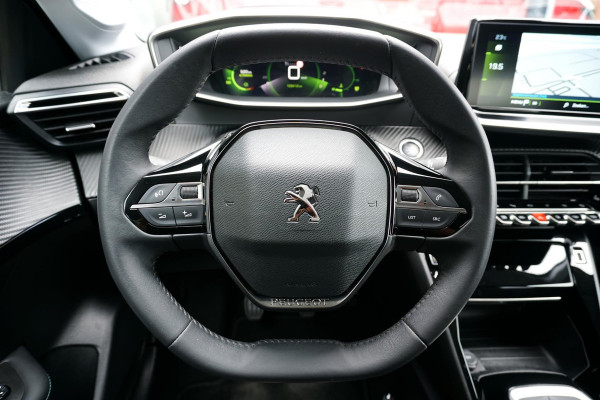 Peugeot 208 1.2 PureTech Allure Pack + CAMERA / 3D COCKPIT / STOELVERWARMING / APPLE CARPLAY / TREKHAAK