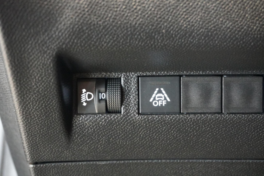 Peugeot 208 1.2 PureTech Allure Pack + CAMERA / 3D COCKPIT / STOELVERWARMING / APPLE CARPLAY / TREKHAAK