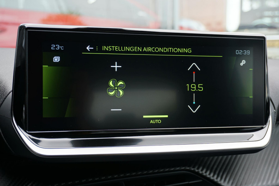 Peugeot 208 1.2 PureTech Allure Pack + CAMERA / 3D COCKPIT / STOELVERWARMING / APPLE CARPLAY / TREKHAAK