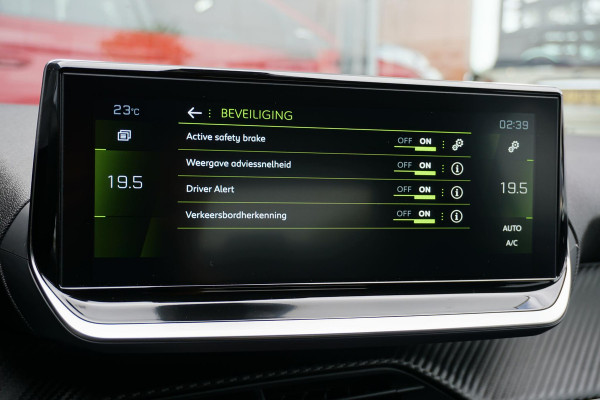 Peugeot 208 1.2 PureTech Allure Pack + CAMERA / 3D COCKPIT / STOELVERWARMING / APPLE CARPLAY / TREKHAAK