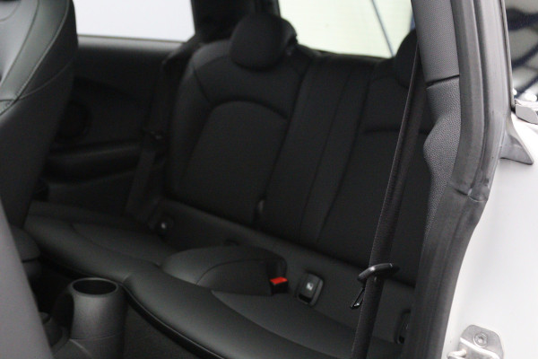 MINI 3-deurs 1.5 Cooper 136 PK Automaat Camden Plus Edition, Panoramadak, LED, Leder, Climate Control
